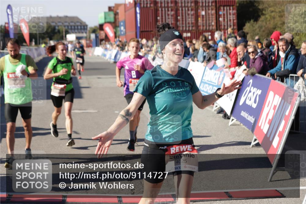 03.10.2025 - Köhlbrandbrückenlauf Jannik Wohlers http://msf.ph/oto/9114727 03.10.2025 13:01:59 Ziel 4025, 4118, 4162, 4206, 4258, 4543, 4907, 5692, 5703, 5718, 5739, 6235, 6461 meine-sportfotos.de