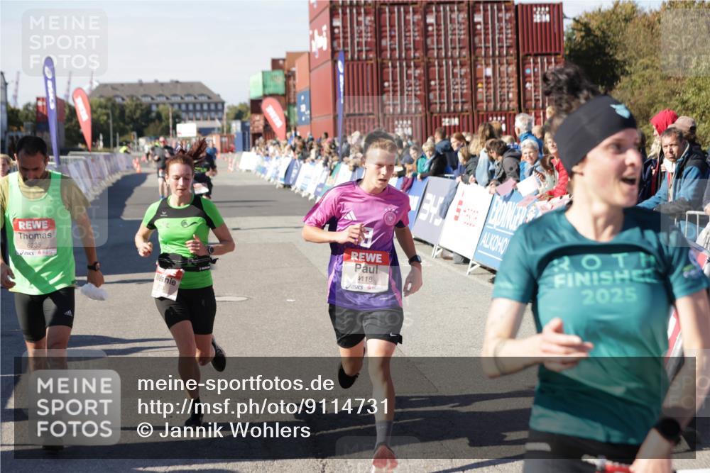 03.10.2025 - Köhlbrandbrückenlauf Jannik Wohlers http://msf.ph/oto/9114731 03.10.2025 13:02:00 Ziel 4025, 4118, 4162, 4206, 4258, 4543, 4907, 5692, 5703, 5718, 6032, 6235, 6461 meine-sportfotos.de