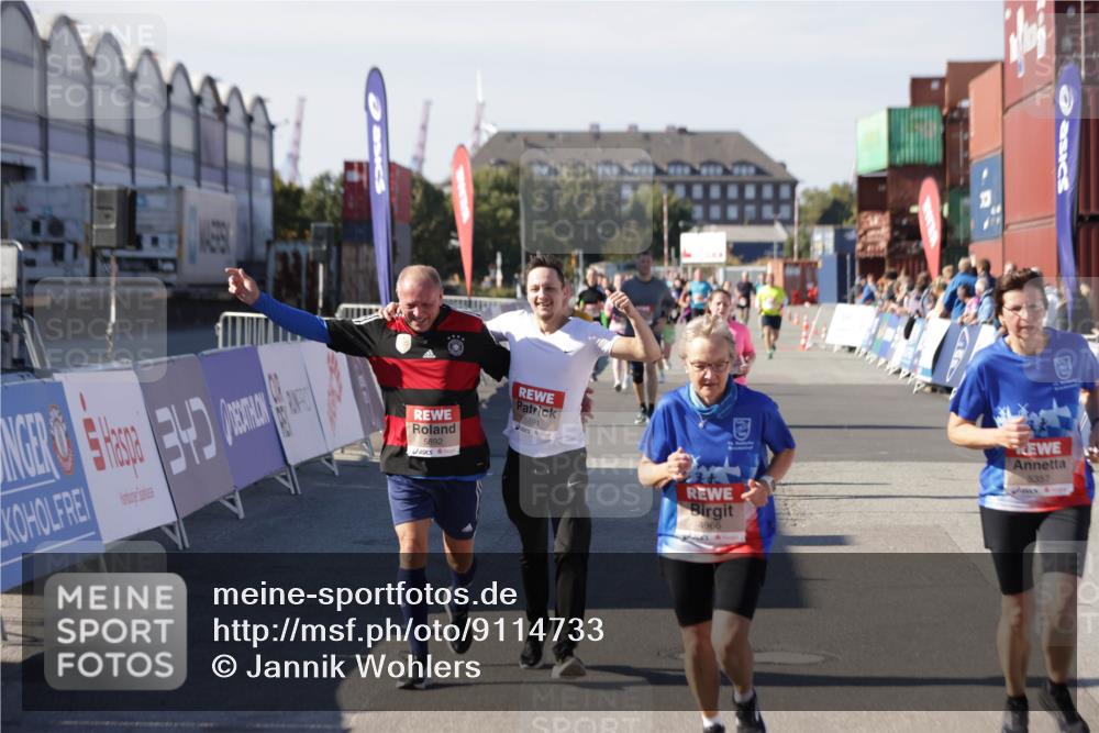 03.10.2025 - Köhlbrandbrückenlauf Jannik Wohlers http://msf.ph/oto/9114733 03.10.2025 13:32:25 Ziel 4485, 4578, 4966, 5354, 5357, 5891, 5892, 6141, 6287, 6304 meine-sportfotos.de