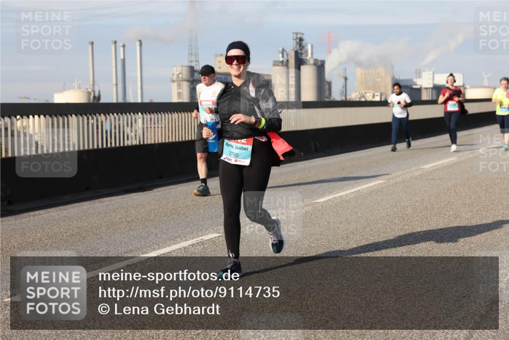 03.10.2025 - Köhlbrandbrückenlauf Lena Gebhardt http://msf.ph/oto/9114735 03.10.2025 10:17:42 Position 2 2795 meine-sportfotos.de