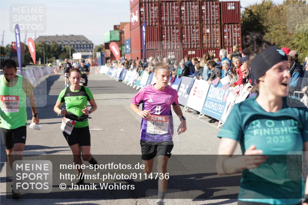 03.10.2025 - Köhlbrandbrückenlauf Jannik Wohlers http://msf.ph/oto/9114736 03.10.2025 13:02:00 Ziel 4025, 4118, 4162, 4206, 4258, 4543, 4907, 5692, 5703, 5718, 6032, 6235, 6461 meine-sportfotos.de