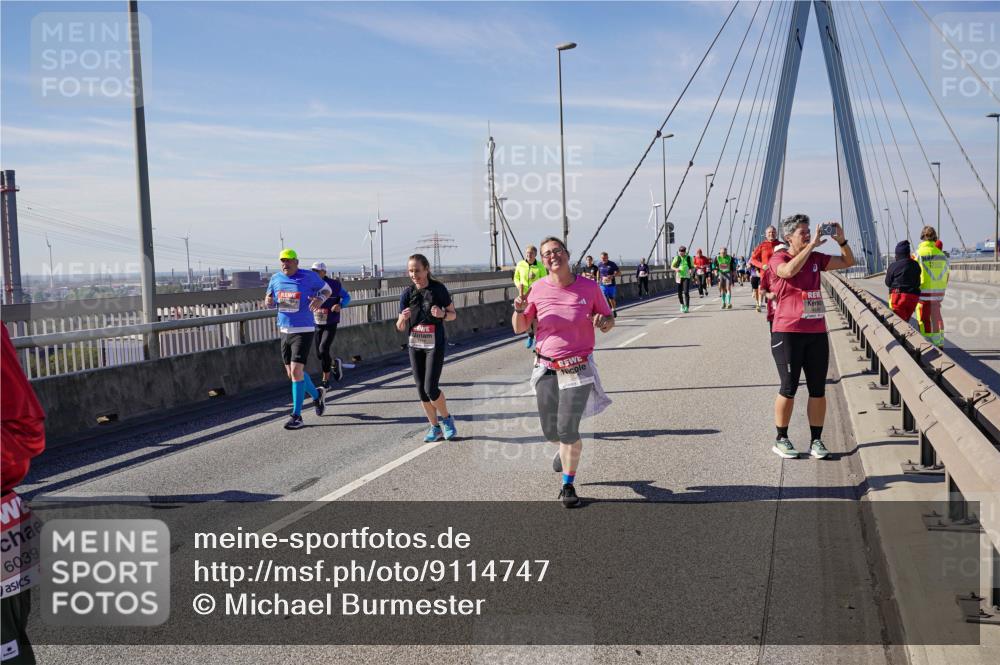03.10.2025 - Köhlbrandbrückenlauf Michael Burmester http://msf.ph/oto/9114747 03.10.2025 12:56:14 Position 2 6039 meine-sportfotos.de