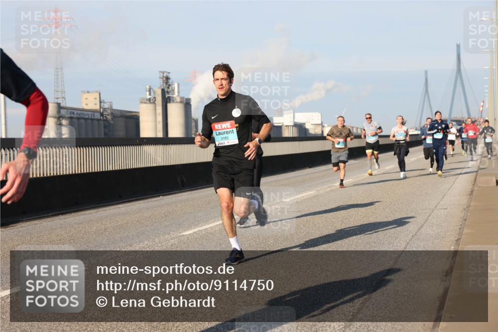 03.10.2025 - Köhlbrandbrückenlauf Lena Gebhardt http://msf.ph/oto/9114750 03.10.2025 09:43:19 Position 2 3183 meine-sportfotos.de