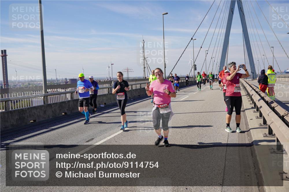 03.10.2025 - Köhlbrandbrückenlauf Michael Burmester http://msf.ph/oto/9114754 03.10.2025 12:56:14 Position 2 532 meine-sportfotos.de