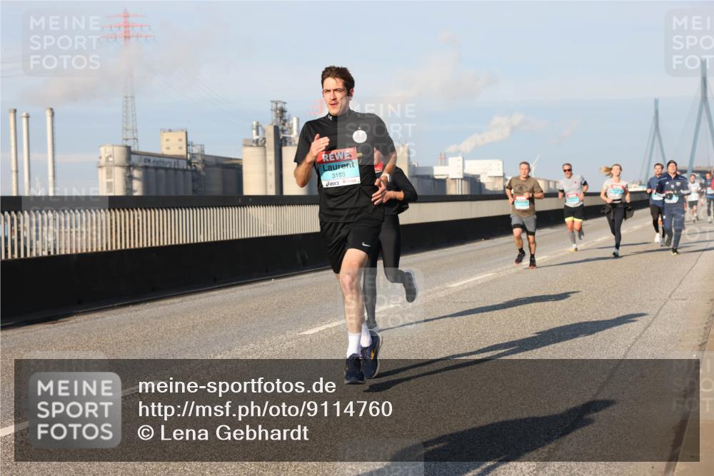 03.10.2025 - Köhlbrandbrückenlauf Lena Gebhardt http://msf.ph/oto/9114760 03.10.2025 09:43:19 Position 2 3183 meine-sportfotos.de