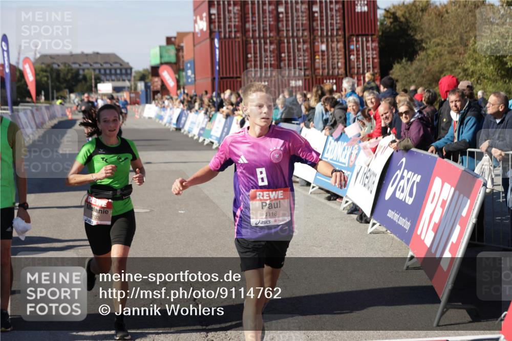 03.10.2025 - Köhlbrandbrückenlauf Jannik Wohlers http://msf.ph/oto/9114762 03.10.2025 13:02:00 Ziel 4025, 4118, 4162, 4206, 4258, 4543, 4907, 5692, 5703, 5718, 6032, 6235, 6461 meine-sportfotos.de