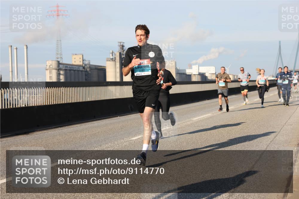 03.10.2025 - Köhlbrandbrückenlauf Lena Gebhardt http://msf.ph/oto/9114770 03.10.2025 09:43:20 Position 2 3183 meine-sportfotos.de