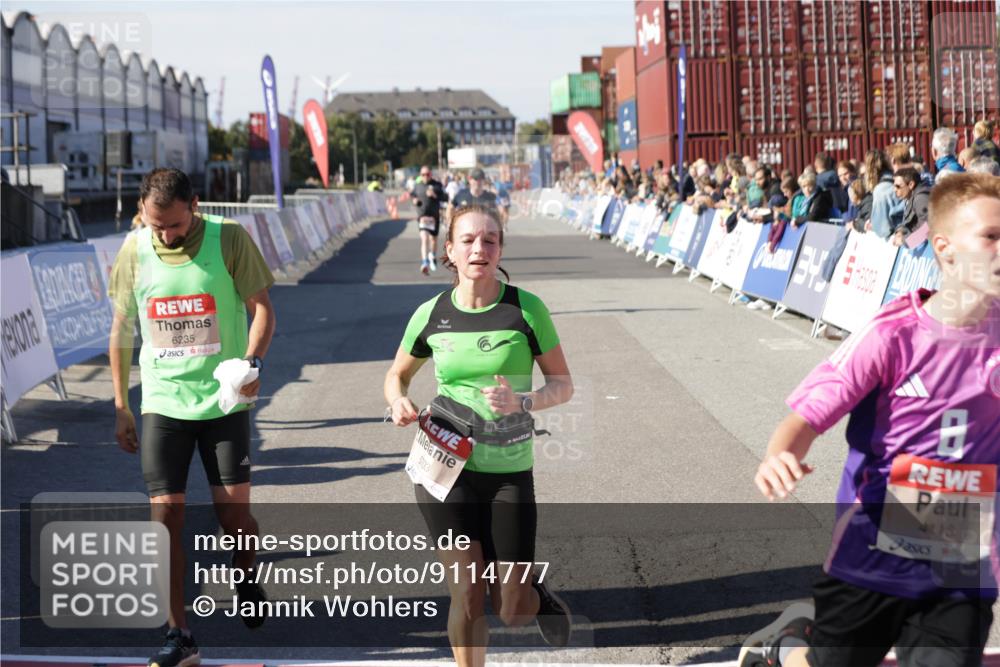 03.10.2025 - Köhlbrandbrückenlauf Jannik Wohlers http://msf.ph/oto/9114777 03.10.2025 13:02:01 Ziel 4025, 4118, 4162, 4206, 4258, 4543, 4907, 5692, 5703, 5718, 6032, 6235, 6461 meine-sportfotos.de