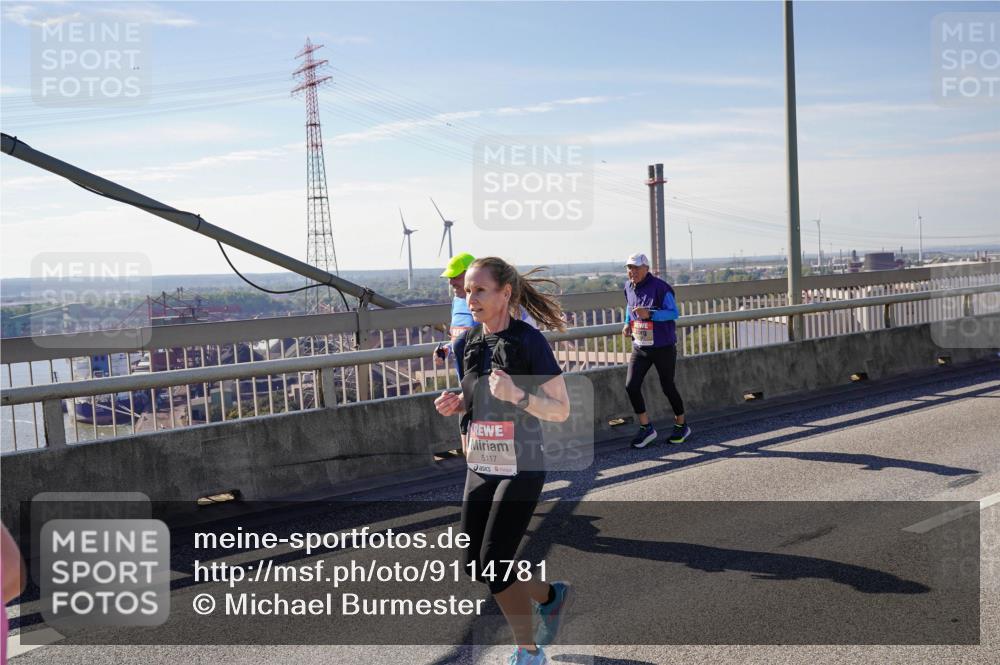 03.10.2025 - Köhlbrandbrückenlauf Michael Burmester http://msf.ph/oto/9114781 03.10.2025 12:56:16 Position 2 5117 meine-sportfotos.de