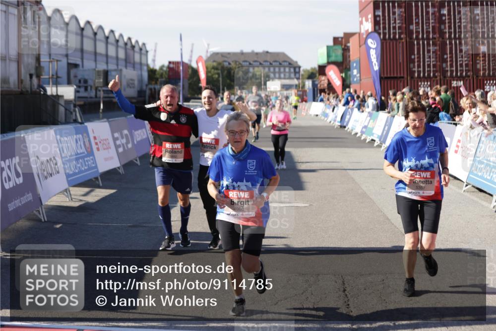 03.10.2025 - Köhlbrandbrückenlauf Jannik Wohlers http://msf.ph/oto/9114785 03.10.2025 13:32:27 Ziel 4485, 4578, 4966, 5286, 5357, 5891, 5892, 6141, 6304 meine-sportfotos.de