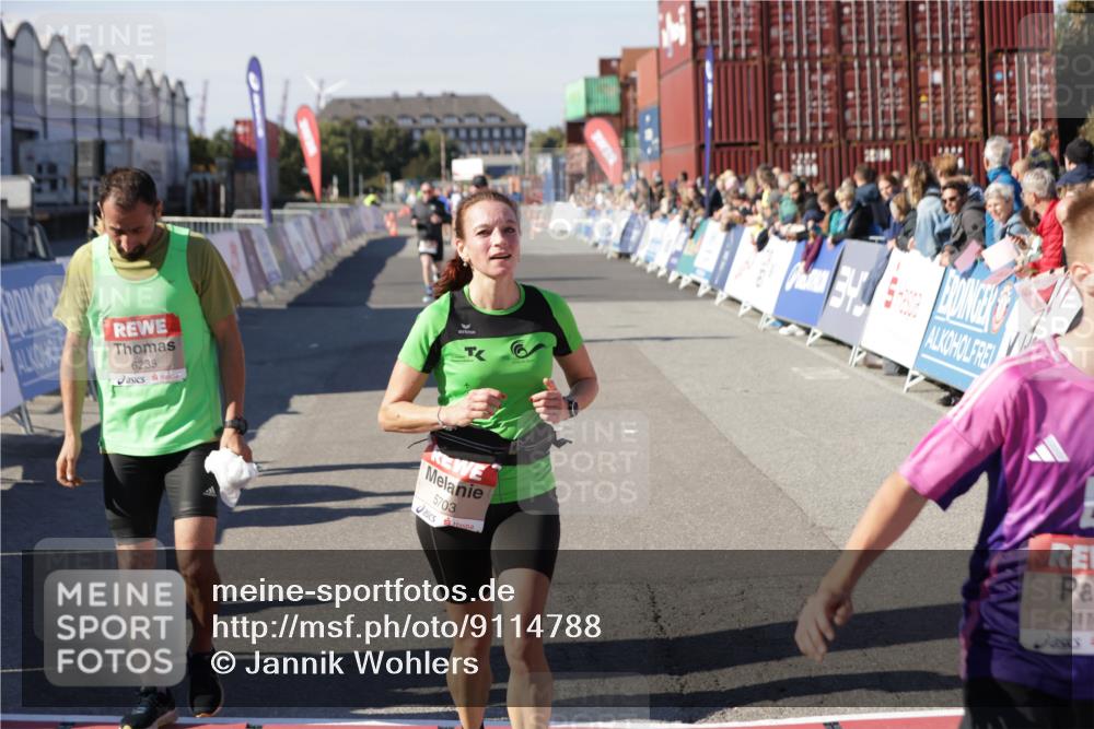 03.10.2025 - Köhlbrandbrückenlauf Jannik Wohlers http://msf.ph/oto/9114788 03.10.2025 13:02:01 Ziel 4025, 4118, 4162, 4206, 4258, 4543, 4907, 5692, 5703, 5718, 6032, 6235, 6461 meine-sportfotos.de