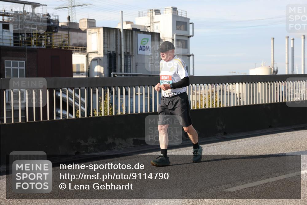 03.10.2025 - Köhlbrandbrückenlauf Lena Gebhardt http://msf.ph/oto/9114790 03.10.2025 10:17:45 Position 2  meine-sportfotos.de