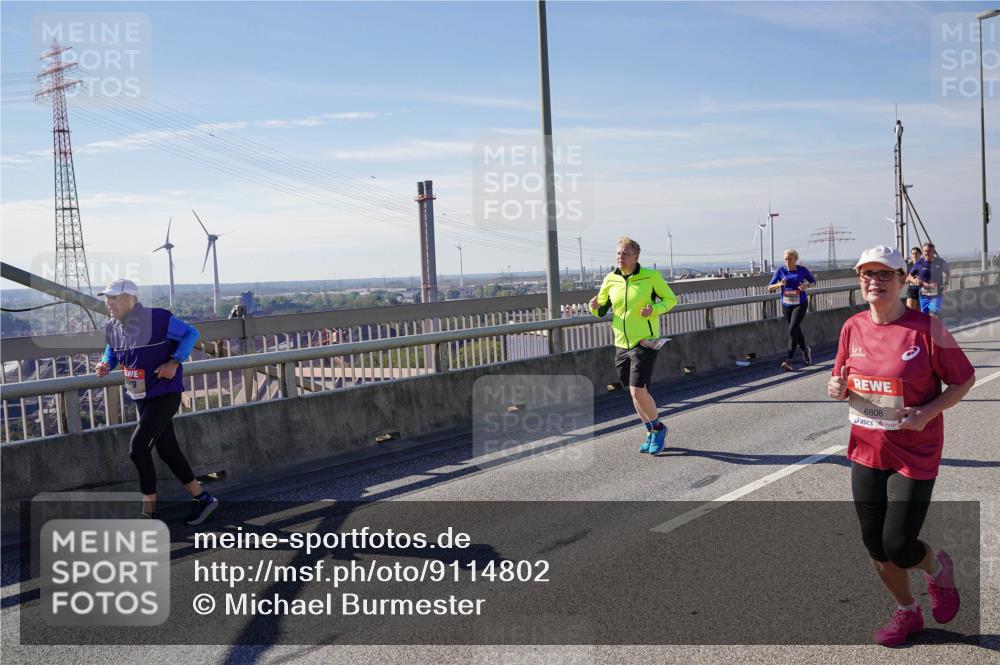 03.10.2025 - Köhlbrandbrückenlauf Michael Burmester http://msf.ph/oto/9114802 03.10.2025 12:56:17 Position 2 6808 meine-sportfotos.de