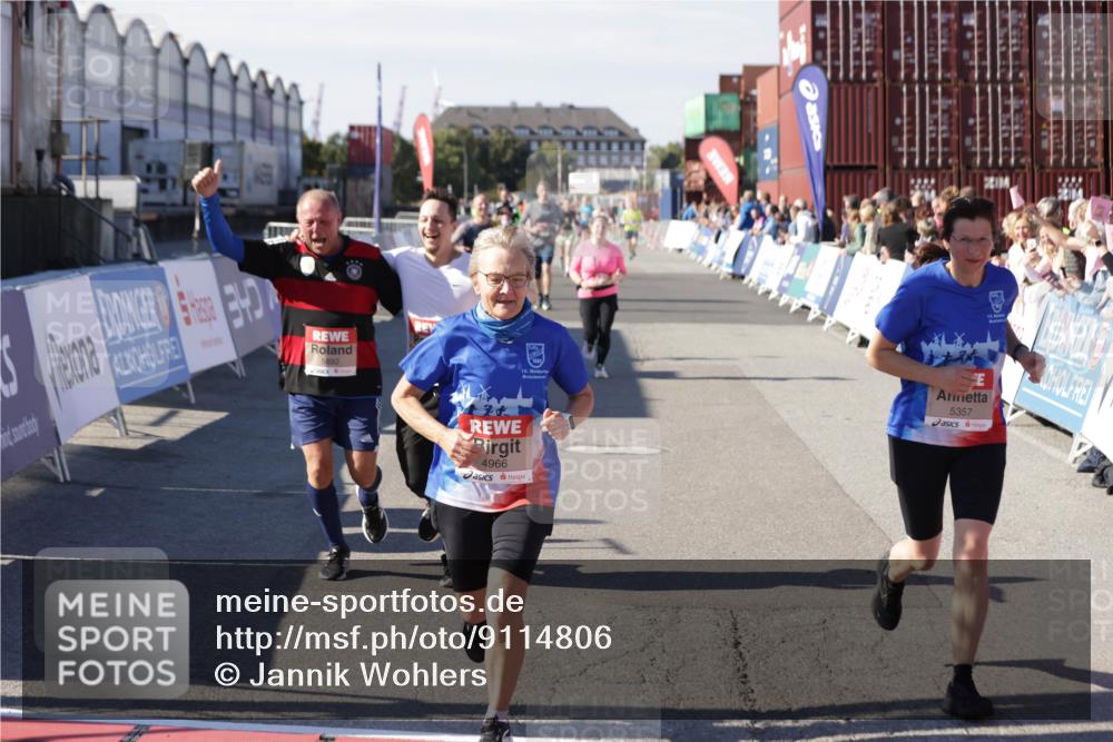 03.10.2025 - Köhlbrandbrückenlauf Jannik Wohlers http://msf.ph/oto/9114806 03.10.2025 13:32:27 Ziel 4485, 4578, 4966, 5286, 5357, 5891, 5892, 6141, 6304 meine-sportfotos.de
