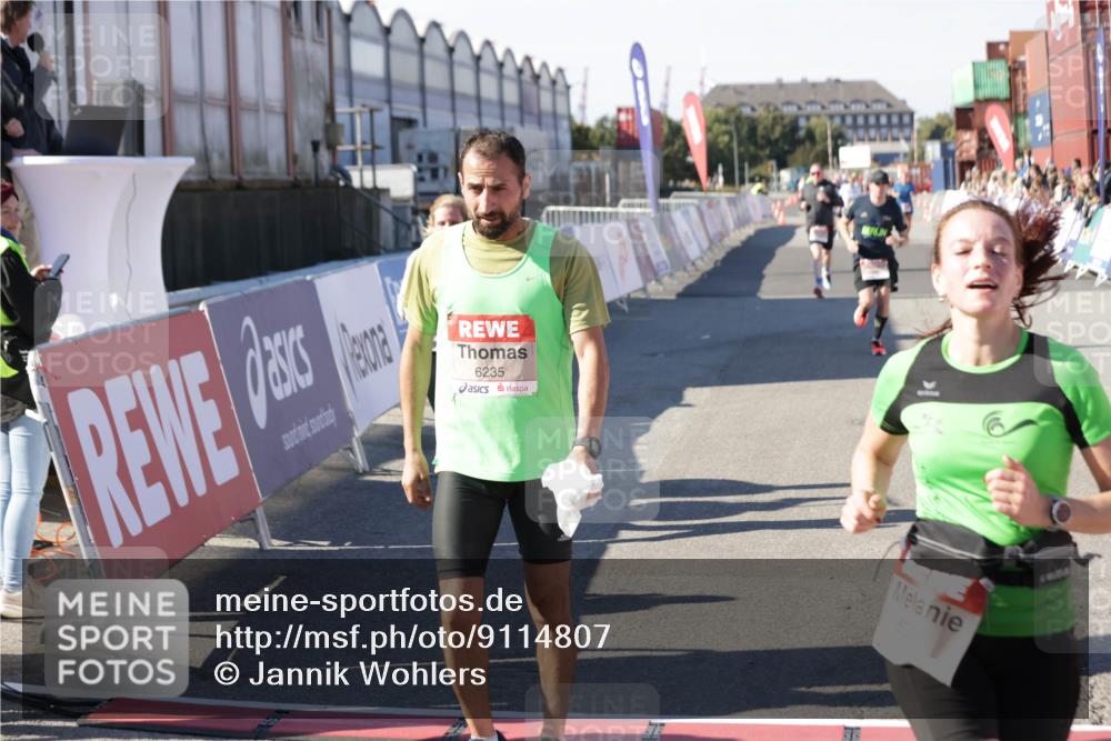 03.10.2025 - Köhlbrandbrückenlauf Jannik Wohlers http://msf.ph/oto/9114807 03.10.2025 13:02:01 Ziel 4025, 4118, 4162, 4206, 4258, 4543, 4907, 5692, 5703, 5718, 6032, 6235, 6461 meine-sportfotos.de