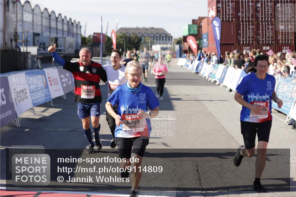 03.10.2025 - Köhlbrandbrückenlauf Jannik Wohlers http://msf.ph/oto/9114809 03.10.2025 13:32:27 Ziel 4485, 4578, 4966, 5286, 5357, 5891, 5892, 6141, 6304 meine-sportfotos.de