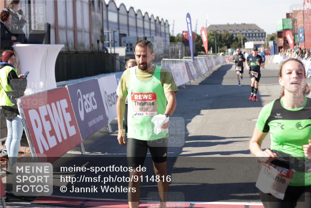 03.10.2025 - Köhlbrandbrückenlauf Jannik Wohlers http://msf.ph/oto/9114816 03.10.2025 13:02:01 Ziel 4025, 4118, 4162, 4206, 4258, 4543, 4907, 5692, 5703, 5718, 6032, 6235, 6461 meine-sportfotos.de