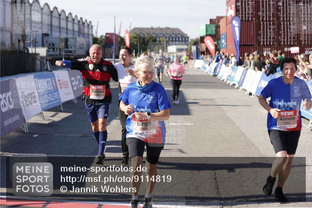 03.10.2025 - Köhlbrandbrückenlauf Jannik Wohlers http://msf.ph/oto/9114819 03.10.2025 13:32:27 Ziel 4485, 4578, 4966, 5286, 5357, 5891, 5892, 6141, 6304 meine-sportfotos.de