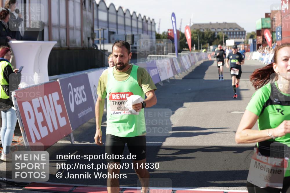 03.10.2025 - Köhlbrandbrückenlauf Jannik Wohlers http://msf.ph/oto/9114830 03.10.2025 13:02:02 Ziel 4025, 4118, 4162, 4206, 4258, 4543, 4907, 5692, 5703, 5718, 6032, 6235, 6461 meine-sportfotos.de