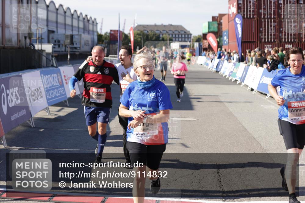 03.10.2025 - Köhlbrandbrückenlauf Jannik Wohlers http://msf.ph/oto/9114832 03.10.2025 13:32:27 Ziel 4485, 4578, 4966, 5286, 5357, 5891, 5892, 6141, 6304 meine-sportfotos.de