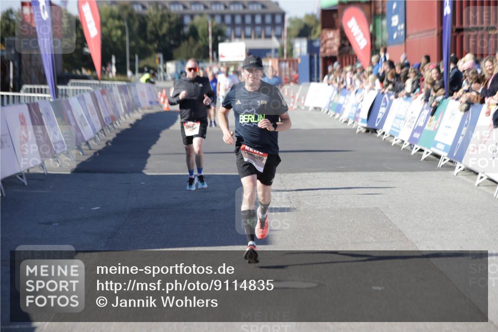 03.10.2025 - Köhlbrandbrückenlauf Jannik Wohlers http://msf.ph/oto/9114835 03.10.2025 13:02:02 Ziel 4025, 4118, 4162, 4206, 4258, 4543, 4907, 5692, 5703, 5718, 6032, 6235, 6461 meine-sportfotos.de