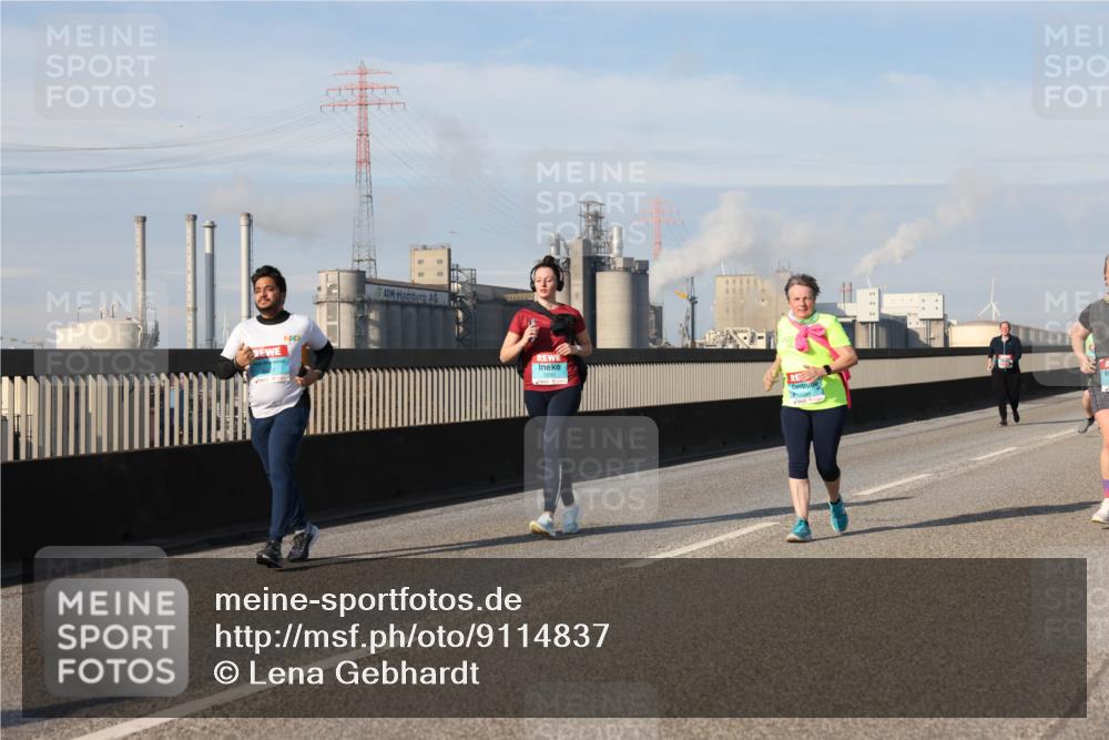 03.10.2025 - Köhlbrandbrückenlauf Lena Gebhardt http://msf.ph/oto/9114837 03.10.2025 10:17:47 Position 2  meine-sportfotos.de