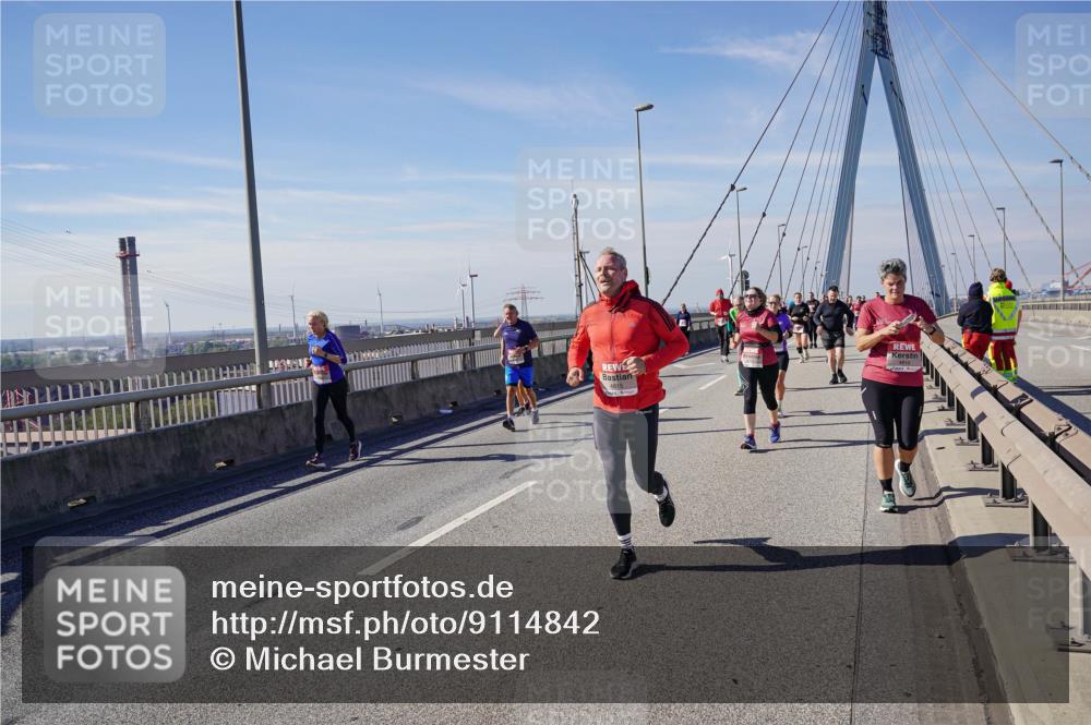 03.10.2025 - Köhlbrandbrückenlauf Michael Burmester http://msf.ph/oto/9114842 03.10.2025 12:56:19 Position 2 4815 meine-sportfotos.de