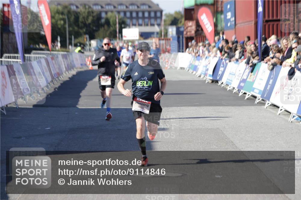 03.10.2025 - Köhlbrandbrückenlauf Jannik Wohlers http://msf.ph/oto/9114846 03.10.2025 13:02:02 Ziel 4025, 4118, 4162, 4206, 4258, 4543, 4907, 5692, 5703, 5718, 6032, 6235, 6461 meine-sportfotos.de