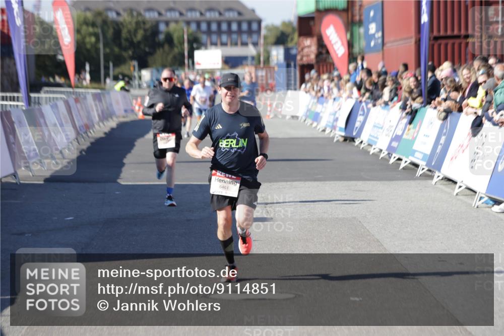 03.10.2025 - Köhlbrandbrückenlauf Jannik Wohlers http://msf.ph/oto/9114851 03.10.2025 13:02:02 Ziel 4025, 4118, 4162, 4206, 4258, 4543, 4907, 5692, 5703, 5718, 6032, 6235, 6461 meine-sportfotos.de