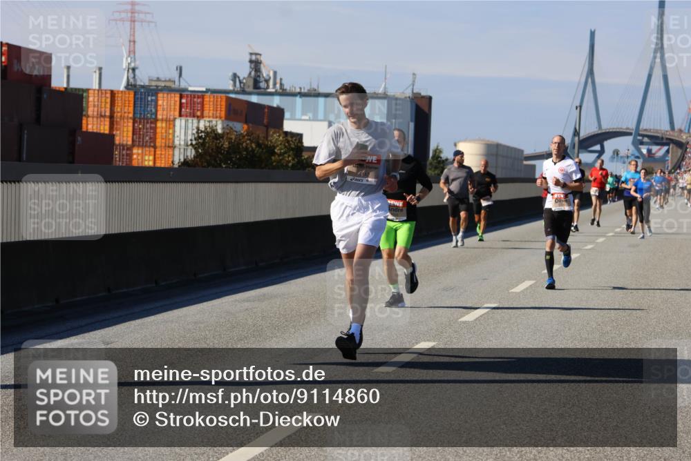 03.10.2025 - Köhlbrandbrückenlauf Strokosch-Dieckow http://msf.ph/oto/9114860 03.10.2025 12:46:39 Position 3  meine-sportfotos.de