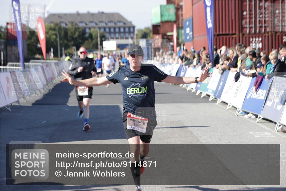 03.10.2025 - Köhlbrandbrückenlauf Jannik Wohlers http://msf.ph/oto/9114871 03.10.2025 13:02:04 Ziel 4025, 4118, 4162, 4206, 4258, 4543, 4907, 5703, 5718, 6032, 6235, 6461 meine-sportfotos.de