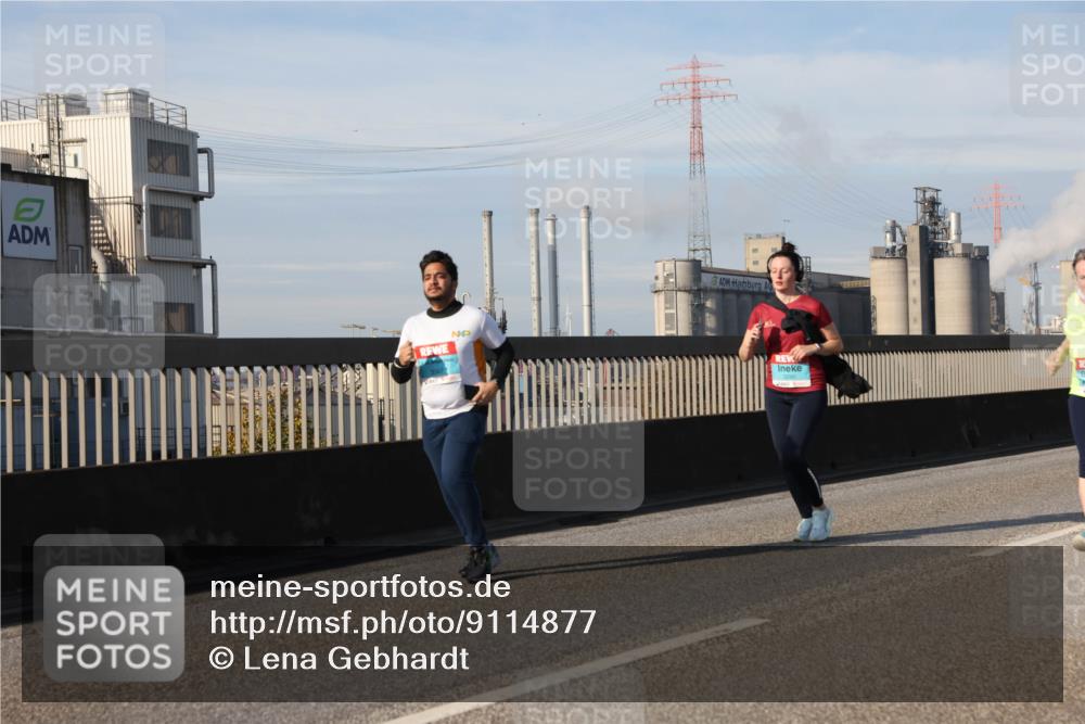 03.10.2025 - Köhlbrandbrückenlauf Lena Gebhardt http://msf.ph/oto/9114877 03.10.2025 10:17:47 Position 2 108 meine-sportfotos.de