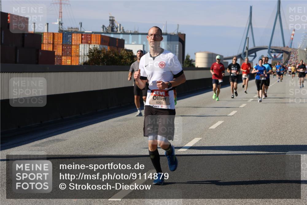 03.10.2025 - Köhlbrandbrückenlauf Strokosch-Dieckow http://msf.ph/oto/9114879 03.10.2025 12:46:44 Position 3 6203 meine-sportfotos.de