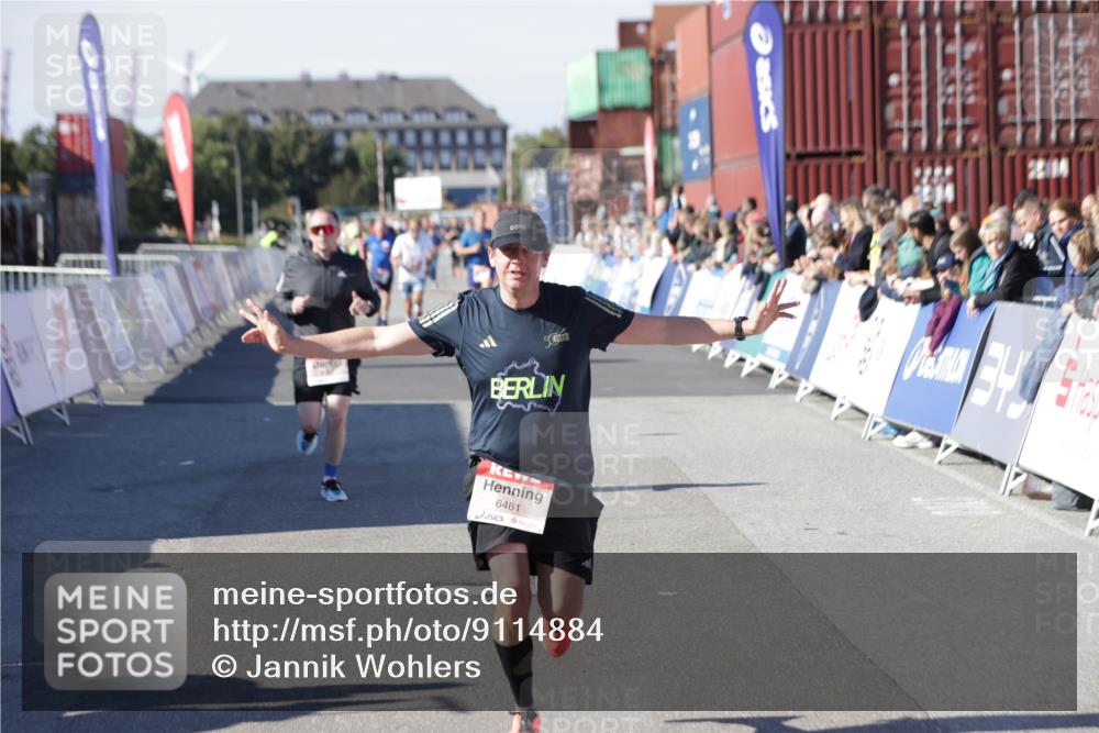 03.10.2025 - Köhlbrandbrückenlauf Jannik Wohlers http://msf.ph/oto/9114884 03.10.2025 13:02:04 Ziel 4025, 4118, 4162, 4206, 4258, 4543, 4907, 5703, 5718, 6032, 6235, 6461 meine-sportfotos.de