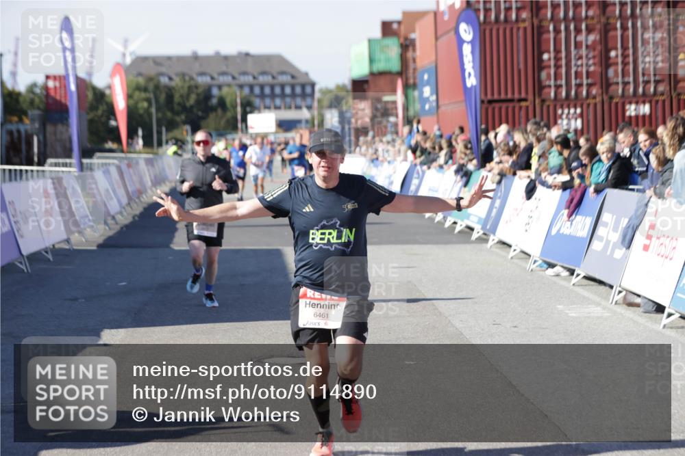 03.10.2025 - Köhlbrandbrückenlauf Jannik Wohlers http://msf.ph/oto/9114890 03.10.2025 13:02:04 Ziel 4025, 4118, 4162, 4206, 4258, 4543, 4907, 5703, 5718, 6032, 6235, 6461 meine-sportfotos.de
