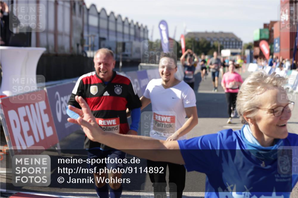 03.10.2025 - Köhlbrandbrückenlauf Jannik Wohlers http://msf.ph/oto/9114892 03.10.2025 13:32:29 Ziel 4485, 4578, 4966, 5286, 5357, 5876, 5891, 5892, 6141 meine-sportfotos.de