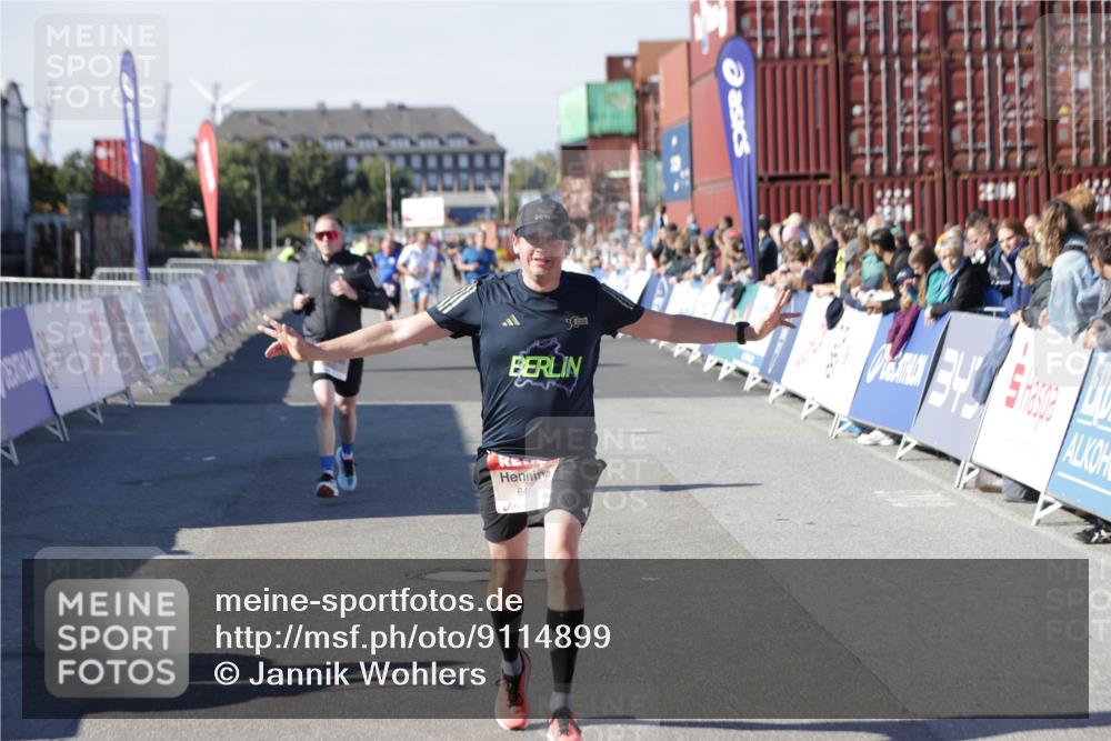 03.10.2025 - Köhlbrandbrückenlauf Jannik Wohlers http://msf.ph/oto/9114899 03.10.2025 13:02:04 Ziel 4025, 4118, 4162, 4206, 4258, 4543, 4907, 5703, 5718, 6032, 6235, 6461 meine-sportfotos.de