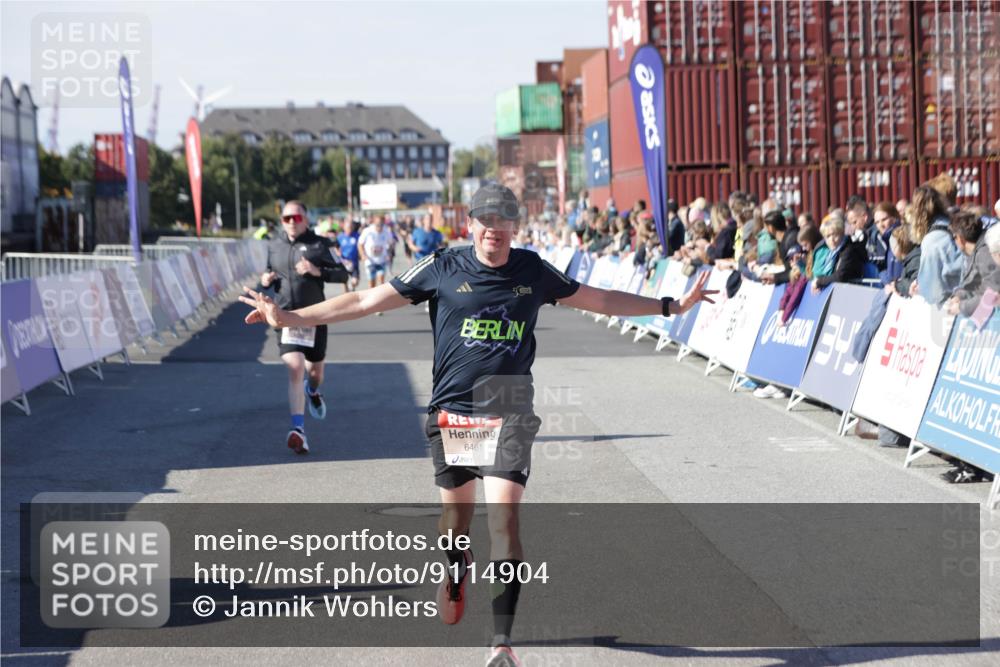 03.10.2025 - Köhlbrandbrückenlauf Jannik Wohlers http://msf.ph/oto/9114904 03.10.2025 13:02:04 Ziel 4025, 4118, 4162, 4206, 4258, 4543, 4907, 5703, 5718, 6032, 6235, 6461 meine-sportfotos.de