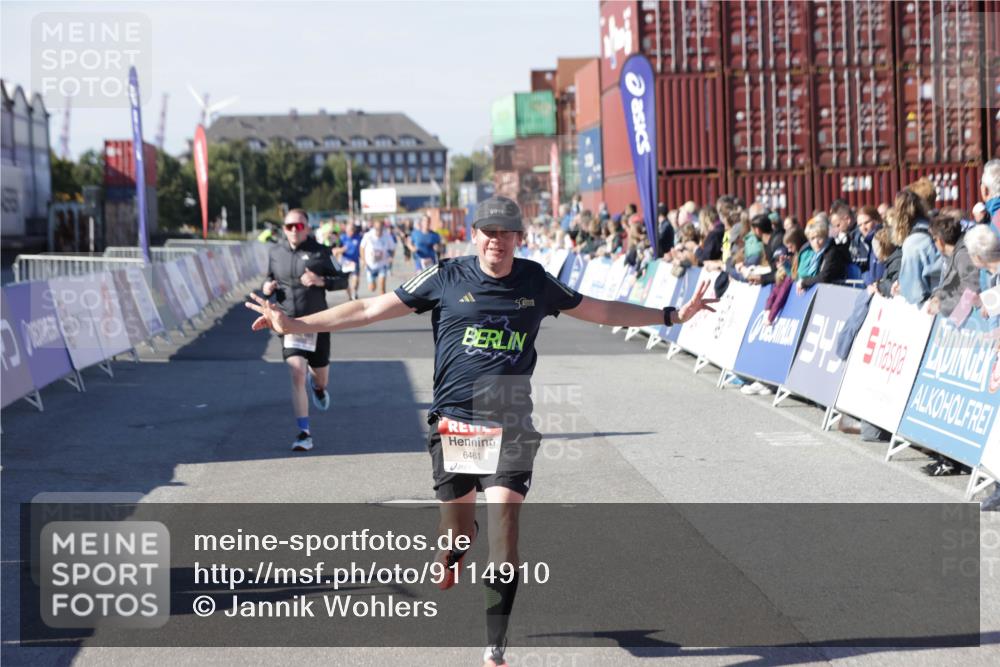 03.10.2025 - Köhlbrandbrückenlauf Jannik Wohlers http://msf.ph/oto/9114910 03.10.2025 13:02:04 Ziel 4025, 4118, 4162, 4206, 4258, 4543, 4907, 5703, 5718, 6032, 6235, 6461 meine-sportfotos.de