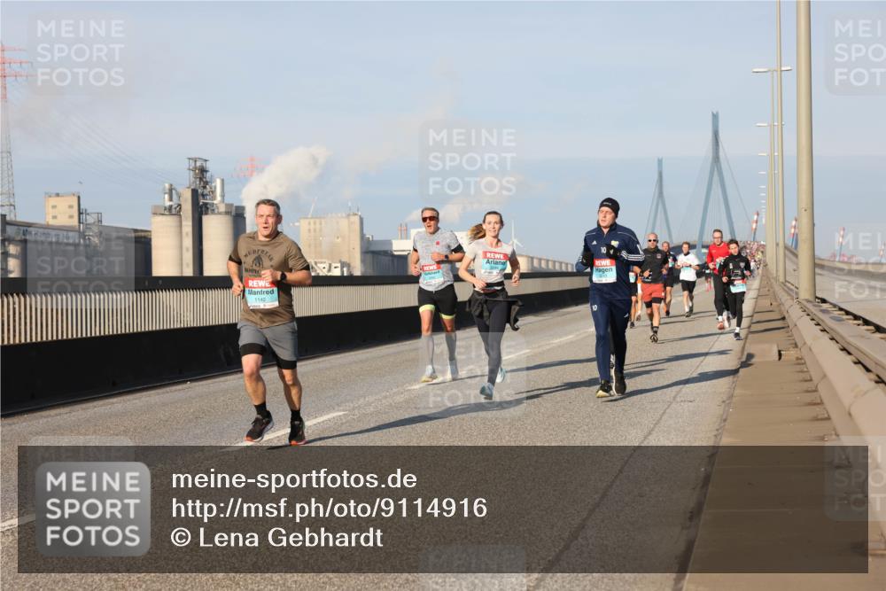 03.10.2025 - Köhlbrandbrückenlauf Lena Gebhardt http://msf.ph/oto/9114916 03.10.2025 09:43:22 Position 2 1142, 10 meine-sportfotos.de