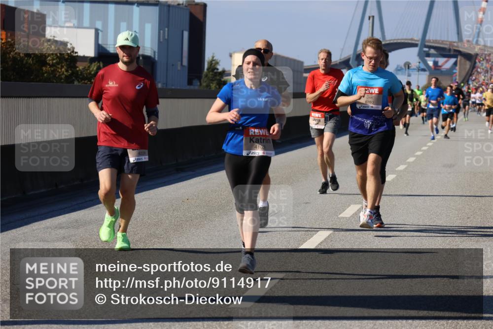 03.10.2025 - Köhlbrandbrückenlauf Strokosch-Dieckow http://msf.ph/oto/9114917 03.10.2025 12:46:49 Position 3 4228, 4163, 6760 meine-sportfotos.de