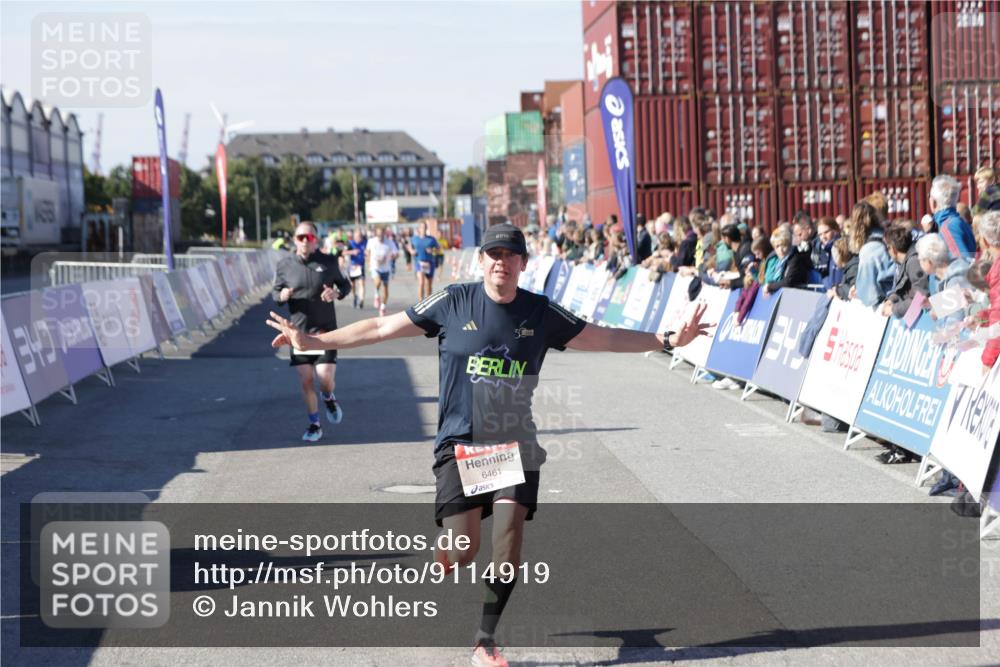 03.10.2025 - Köhlbrandbrückenlauf Jannik Wohlers http://msf.ph/oto/9114919 03.10.2025 13:02:04 Ziel 4025, 4118, 4162, 4206, 4258, 4543, 4907, 5703, 5718, 6032, 6235, 6461 meine-sportfotos.de