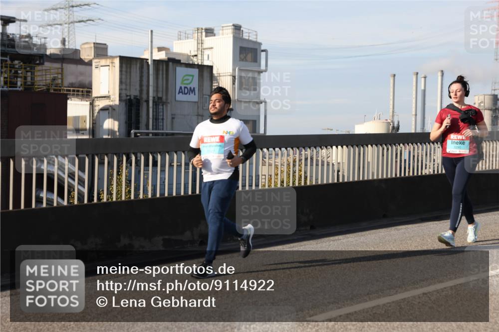 03.10.2025 - Köhlbrandbrückenlauf Lena Gebhardt http://msf.ph/oto/9114922 03.10.2025 10:17:48 Position 2 3047, 3290 meine-sportfotos.de