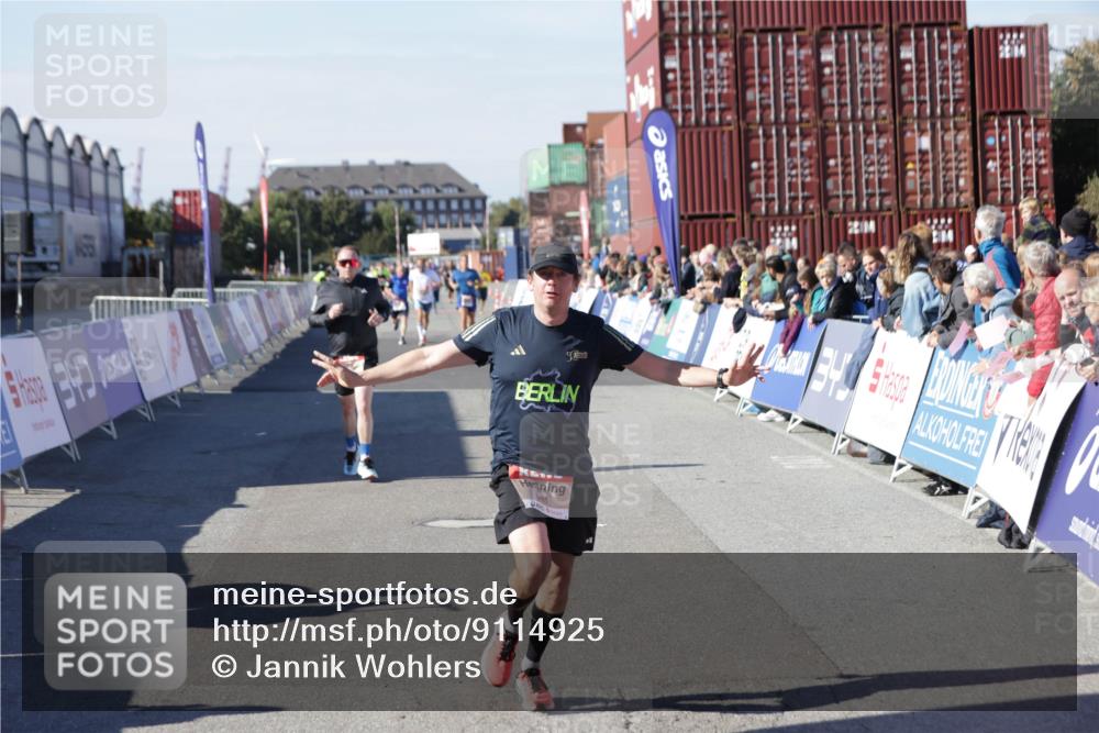 03.10.2025 - Köhlbrandbrückenlauf Jannik Wohlers http://msf.ph/oto/9114925 03.10.2025 13:02:04 Ziel 4025, 4118, 4162, 4206, 4258, 4543, 4907, 5703, 5718, 6032, 6235, 6461 meine-sportfotos.de