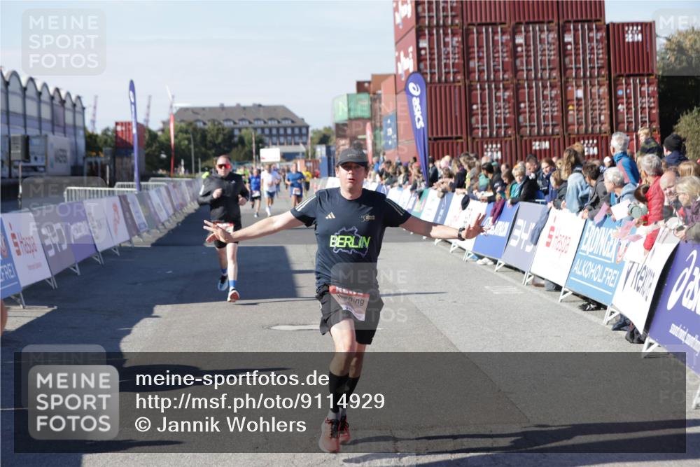 03.10.2025 - Köhlbrandbrückenlauf Jannik Wohlers http://msf.ph/oto/9114929 03.10.2025 13:02:04 Ziel 4025, 4118, 4162, 4206, 4258, 4543, 4907, 5703, 5718, 6032, 6235, 6461 meine-sportfotos.de