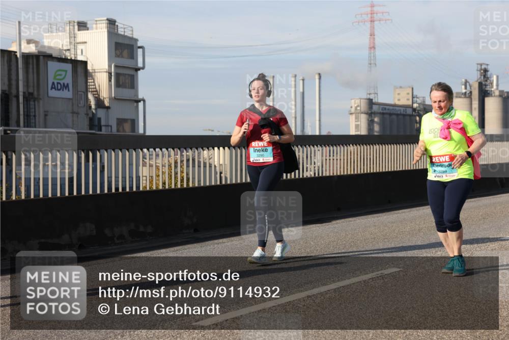 03.10.2025 - Köhlbrandbrückenlauf Lena Gebhardt http://msf.ph/oto/9114932 03.10.2025 10:17:49 Position 2 3290, 3289 meine-sportfotos.de