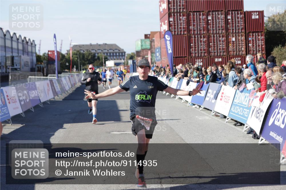 03.10.2025 - Köhlbrandbrückenlauf Jannik Wohlers http://msf.ph/oto/9114935 03.10.2025 13:02:04 Ziel 4025, 4118, 4162, 4206, 4258, 4543, 4907, 5703, 5718, 6032, 6235, 6461 meine-sportfotos.de