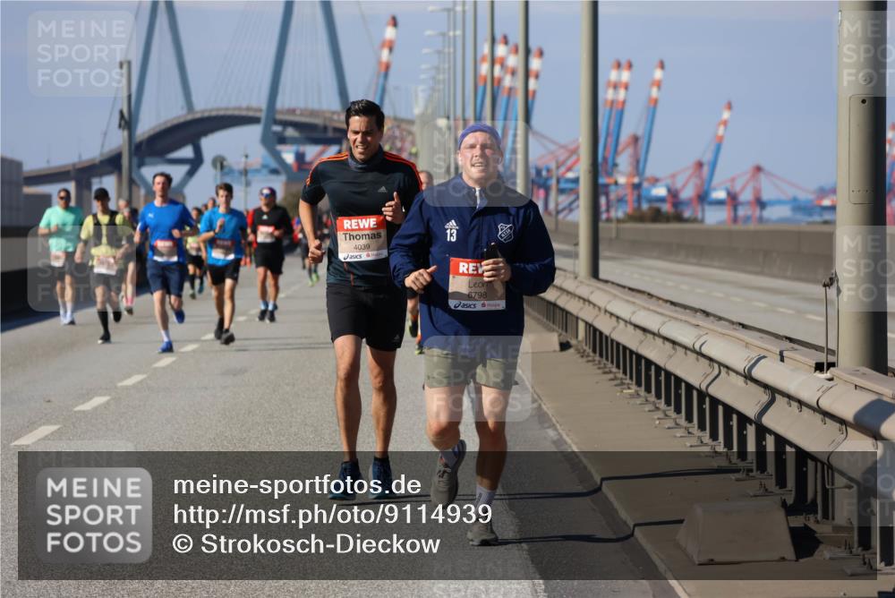 03.10.2025 - Köhlbrandbrückenlauf Strokosch-Dieckow http://msf.ph/oto/9114939 03.10.2025 12:46:55 Position 3 4039, 13, 6798 meine-sportfotos.de