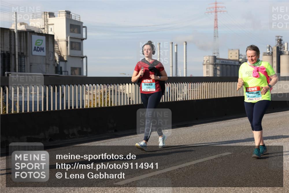03.10.2025 - Köhlbrandbrückenlauf Lena Gebhardt http://msf.ph/oto/9114941 03.10.2025 10:17:49 Position 2 3290, 3289 meine-sportfotos.de