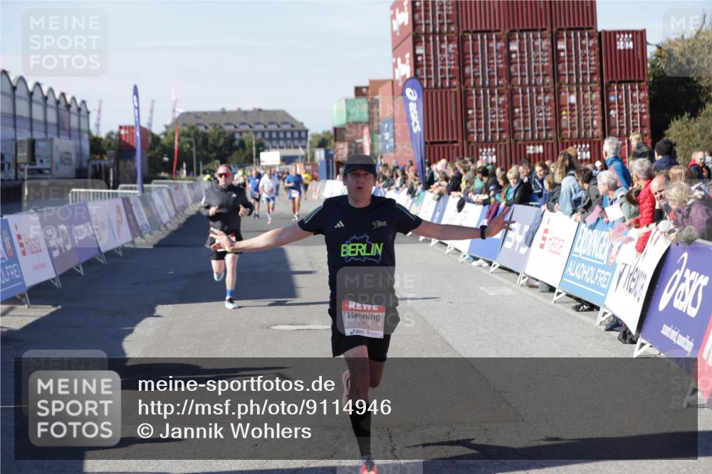 03.10.2025 - Köhlbrandbrückenlauf Jannik Wohlers http://msf.ph/oto/9114946 03.10.2025 13:02:05 Ziel 4025, 4118, 4162, 4206, 4258, 4543, 4907, 5703, 5718, 6032, 6235, 6461 meine-sportfotos.de